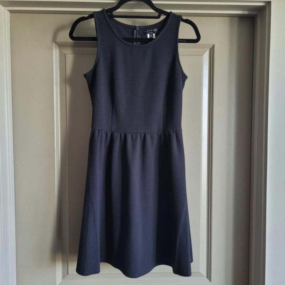 Black Textured A-Line Fit & Flare Sleeveless Skater Dress